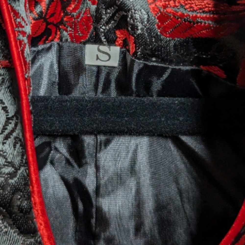 Traditional Chinese Cheongsam Red & Black Short Sleeve Top 🖤✨ - Picture 3 of 10
